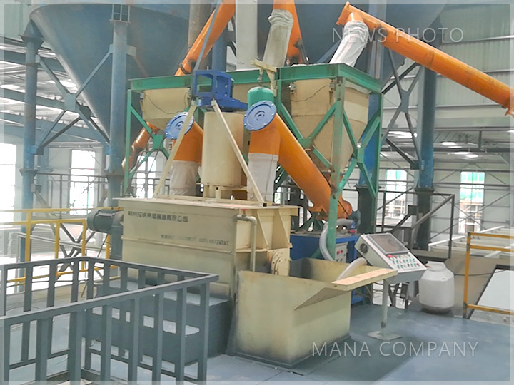 M03-24型墙板产线-注料系统.jpg